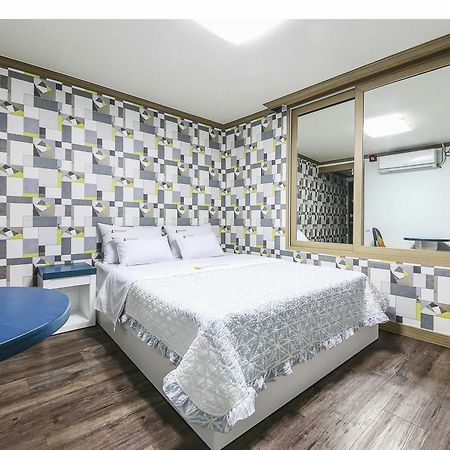 Dubai Motel Daejeon Buitenkant foto