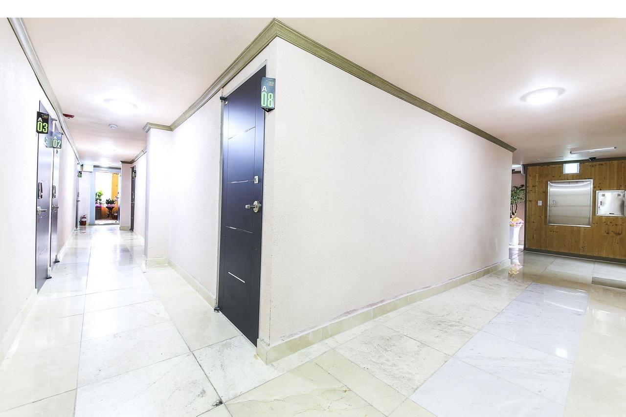 Dubai Motel Daejeon Buitenkant foto