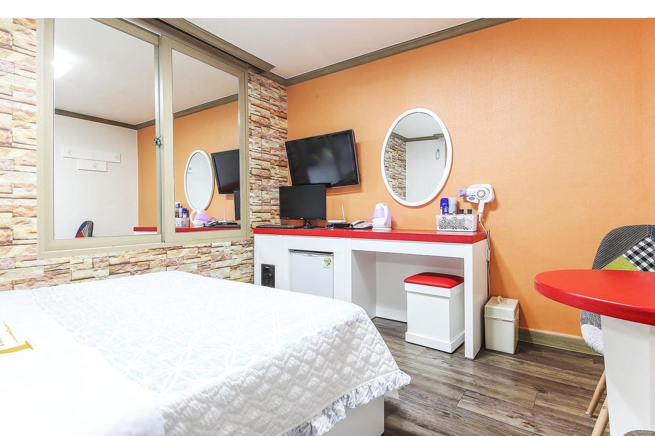 Dubai Motel Daejeon Buitenkant foto