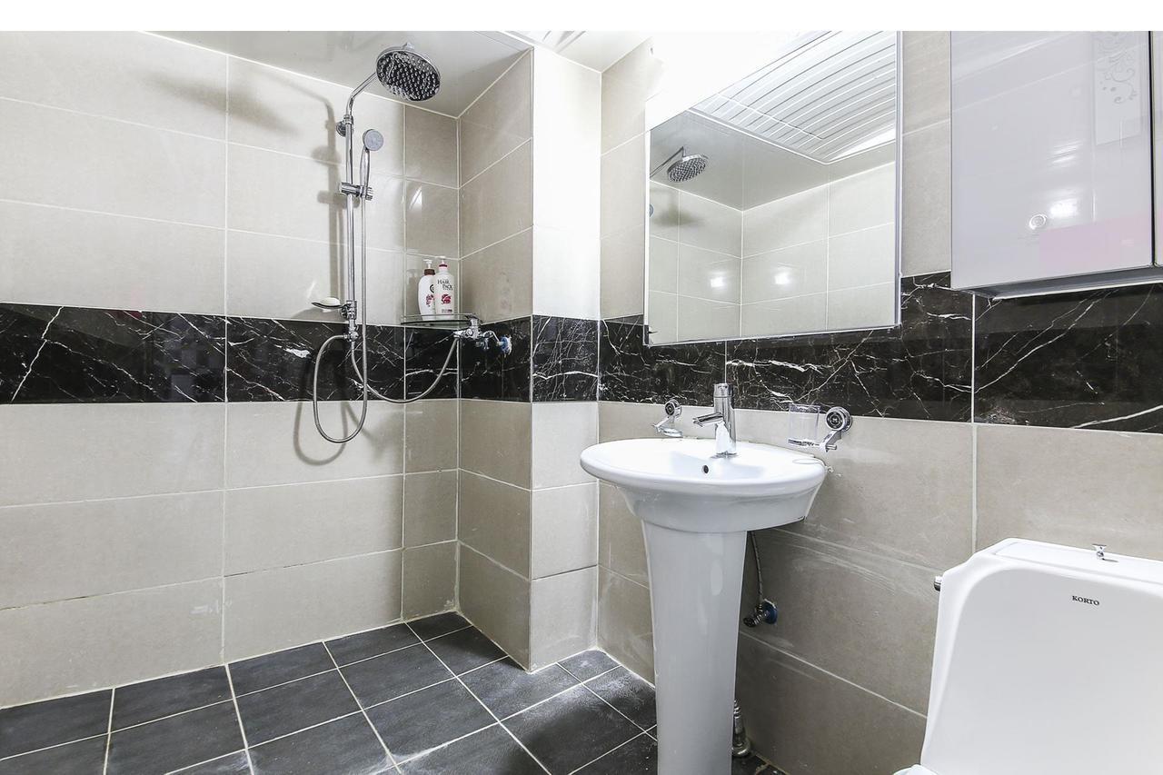 Dubai Motel Daejeon Buitenkant foto