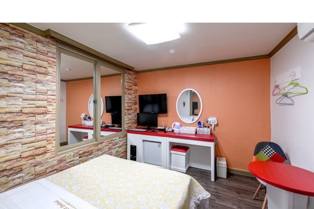 Dubai Motel Daejeon Buitenkant foto