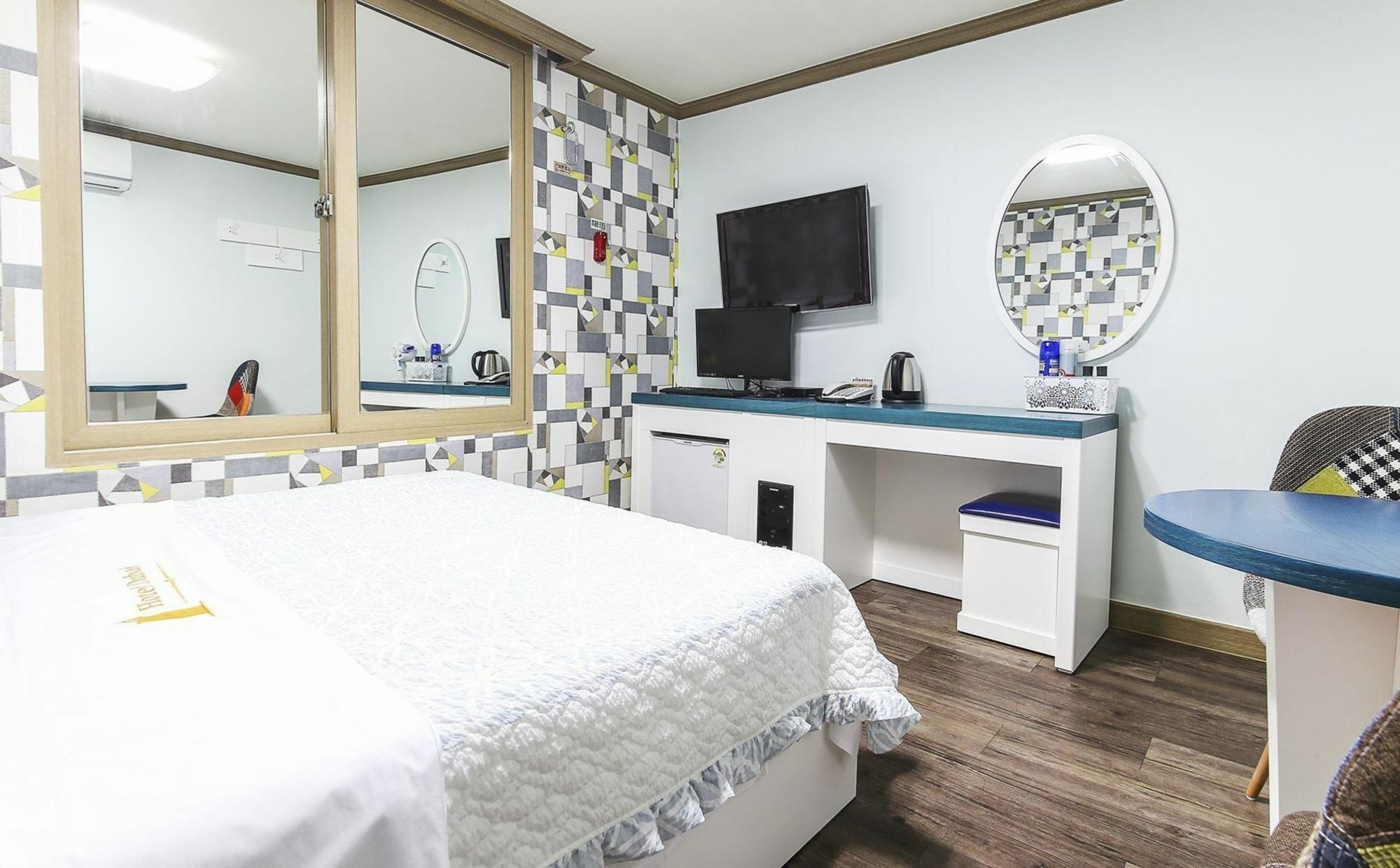 Dubai Motel Daejeon Buitenkant foto