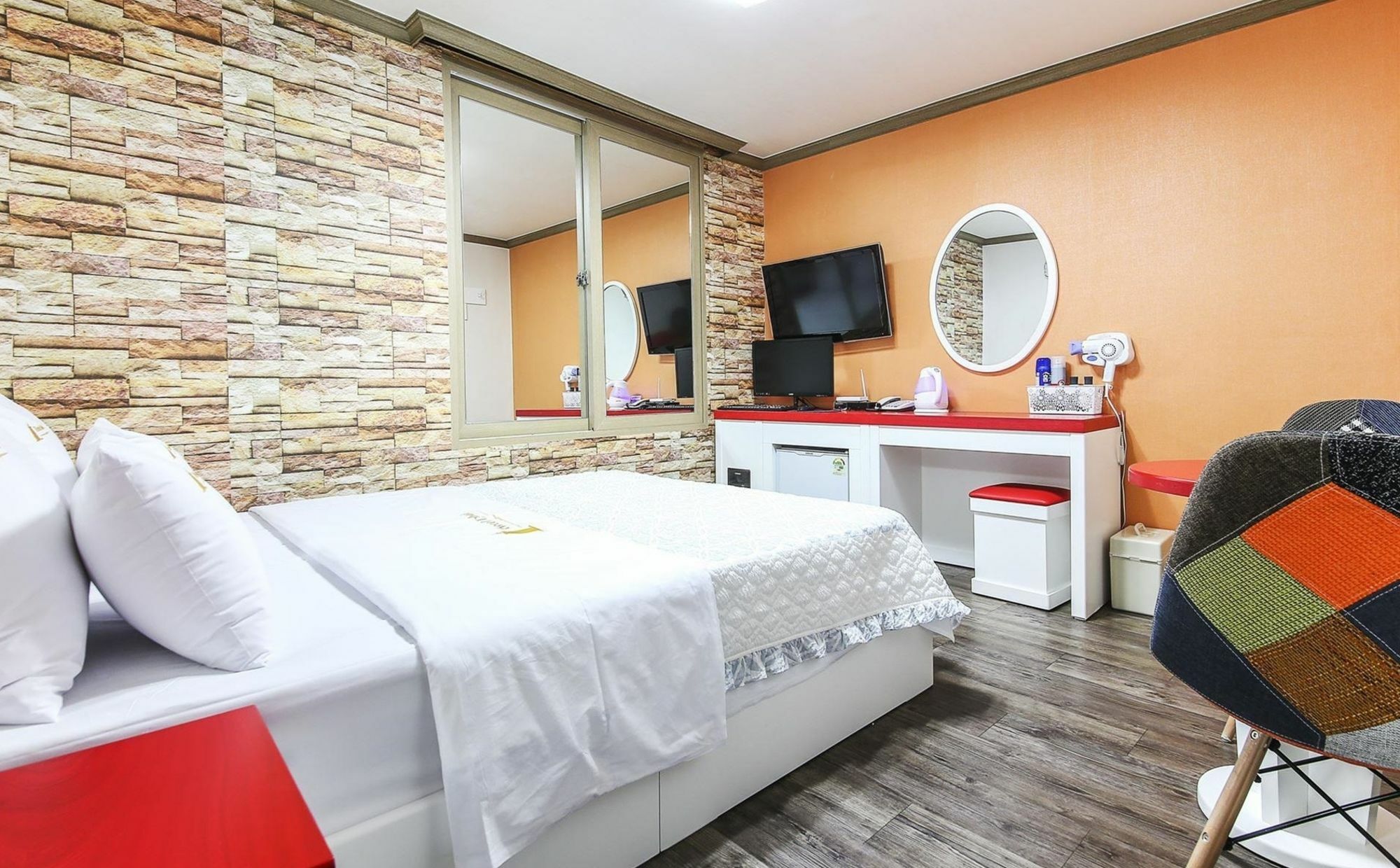 Dubai Motel Daejeon Buitenkant foto