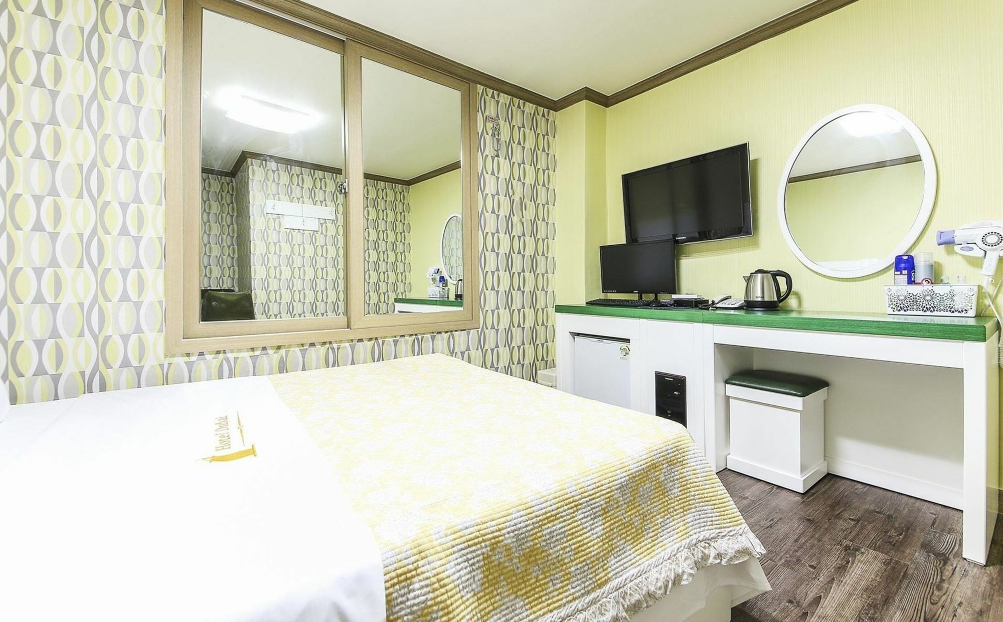 Dubai Motel Daejeon Buitenkant foto